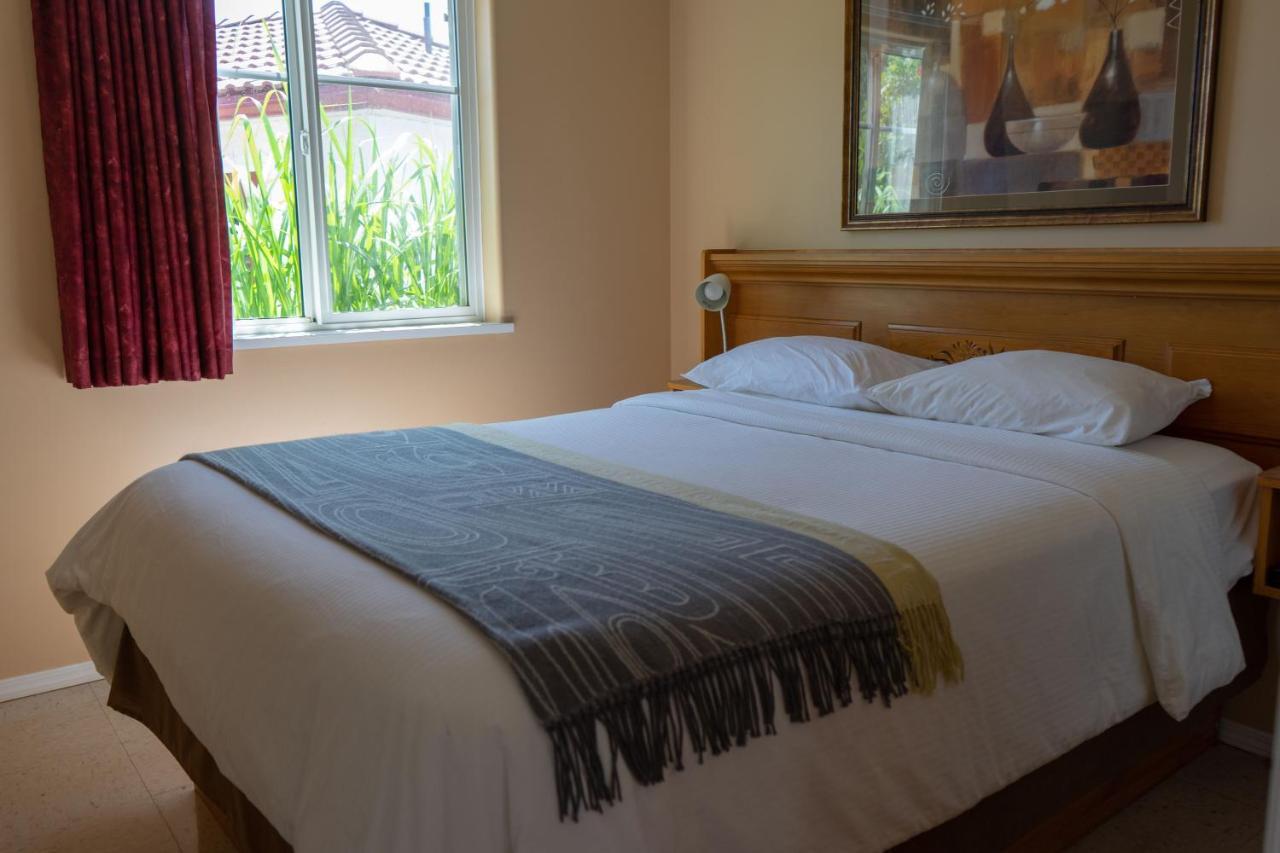 Sandy Beach Suites Osoyoos Εξωτερικό φωτογραφία