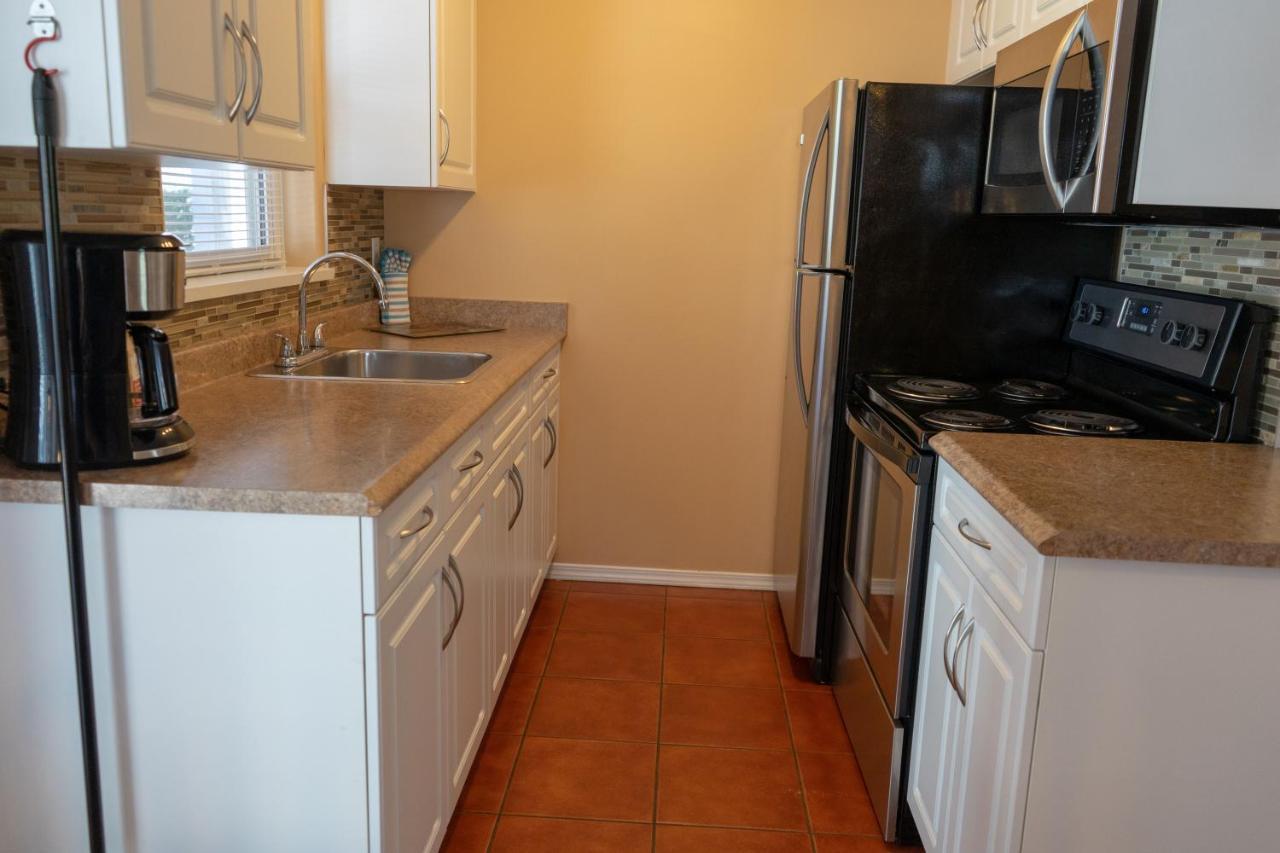 Sandy Beach Suites Osoyoos Εξωτερικό φωτογραφία