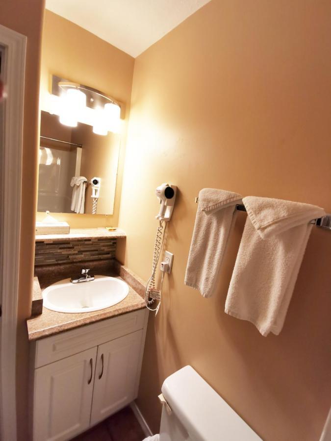 Sandy Beach Suites Osoyoos Εξωτερικό φωτογραφία