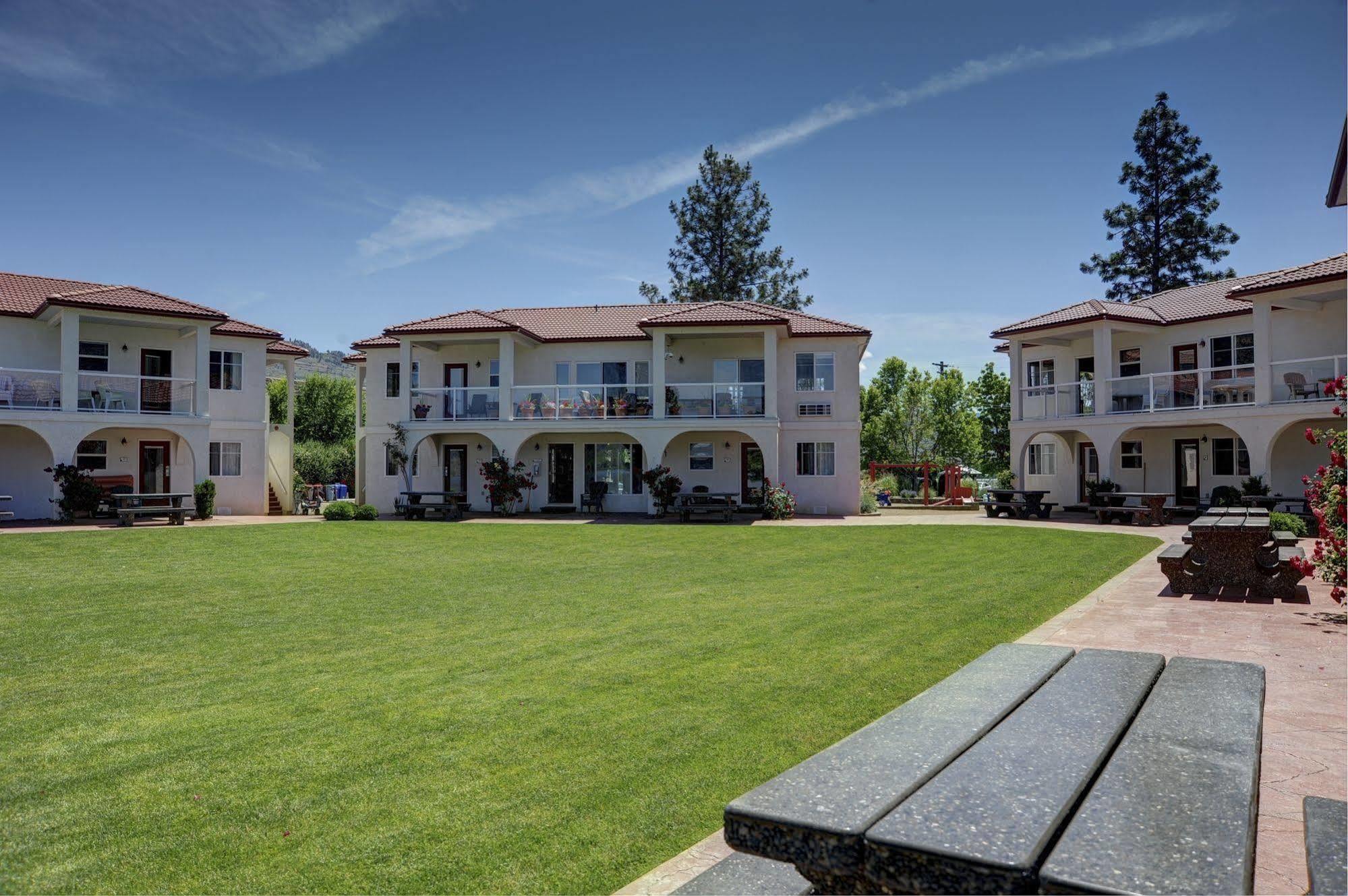 Sandy Beach Suites Osoyoos Εξωτερικό φωτογραφία
